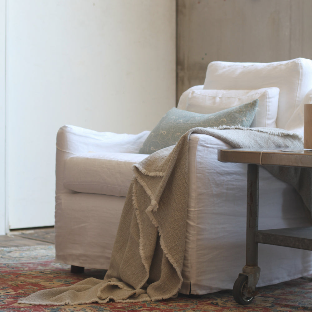 Linen Throw Kai - Stonewashed - Textured - Frayed Edges - Light Natural Color
