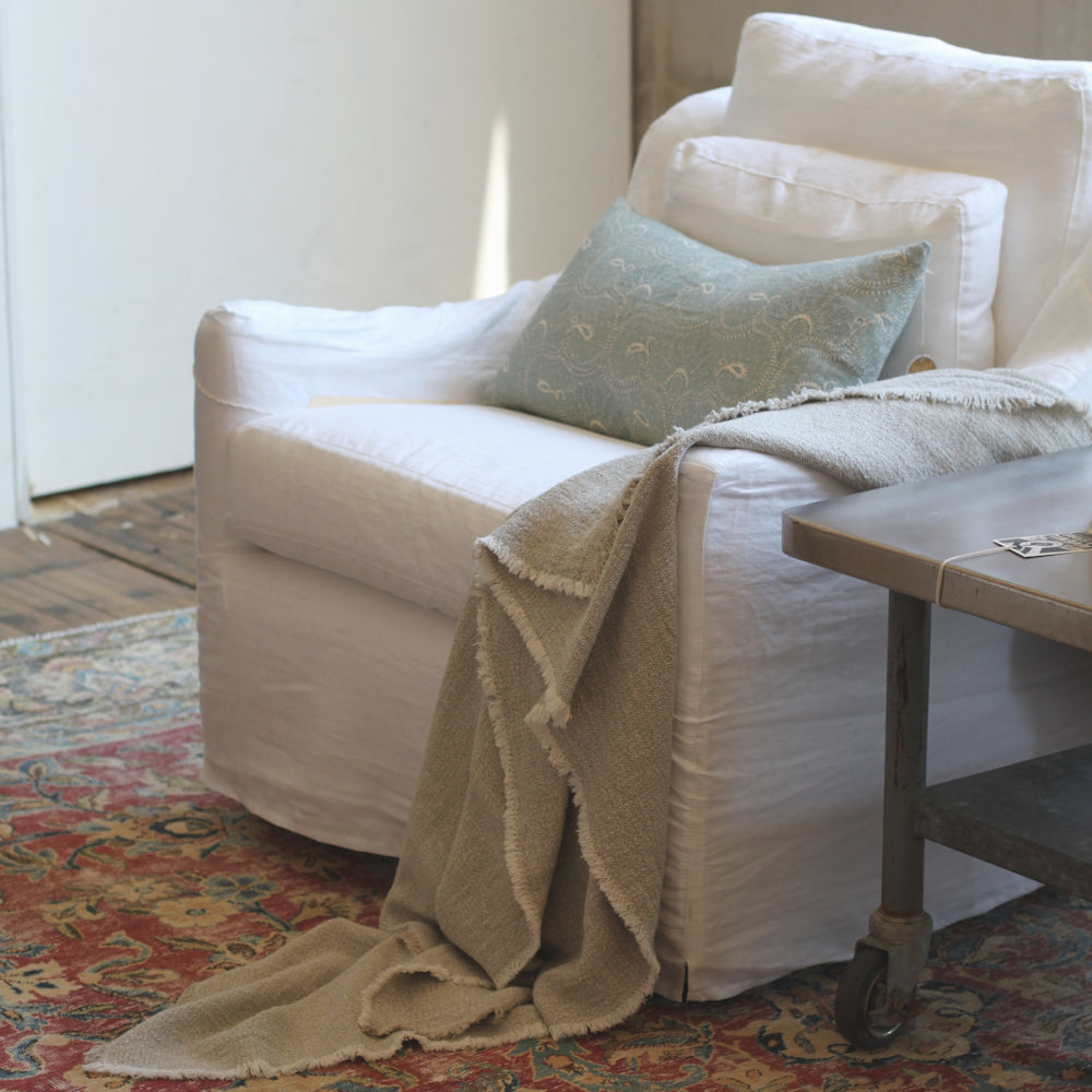Linen Throw Kai - Stonewashed - Textured - Frayed Edges - Light Natural Color