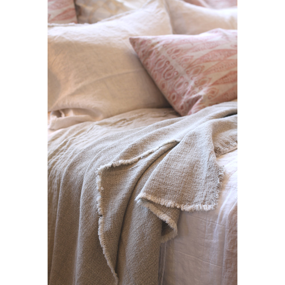 Linen Throw Kai - Stonewashed - Textured - Frayed Edges - Light Natural Color