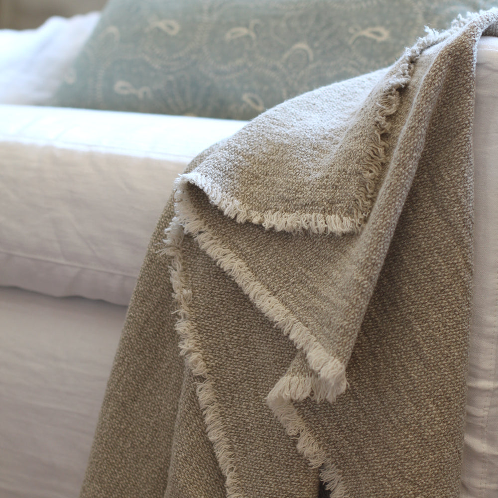 Linen Throw Kai - Stonewashed - Textured - Frayed Edges - Light Natural Color