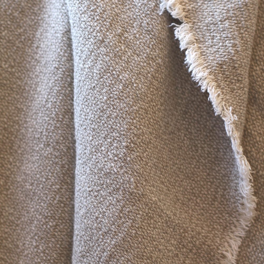 Linen Throw Kai - Stonewashed - Textured - Frayed Edges - Light Natural Color