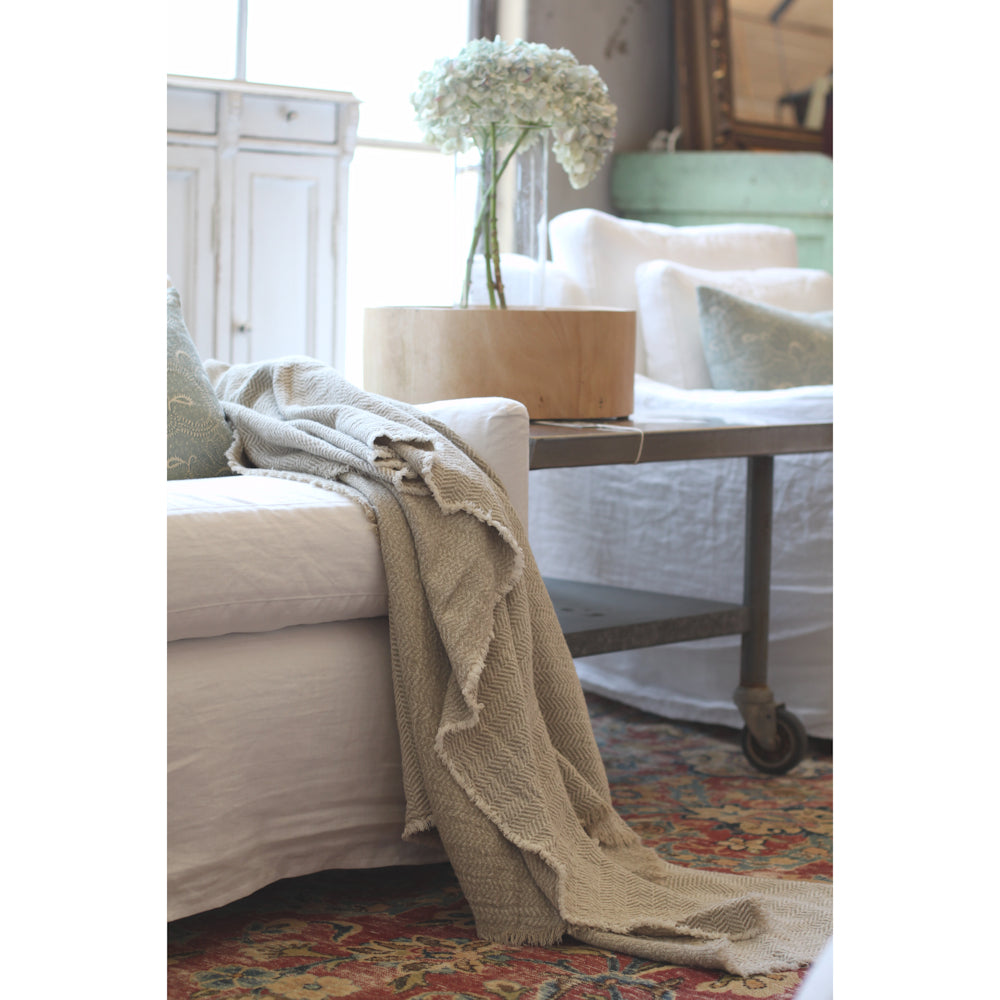 Linen Throw Lira - Stonewashed - Textured - Frayed Edges - Natural and off White Color