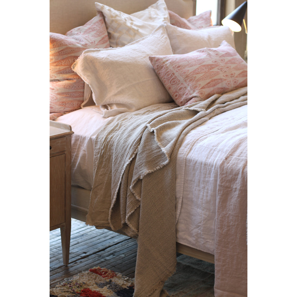Linen Throw Lira - Stonewashed - Textured - Frayed Edges - Natural and off White Color